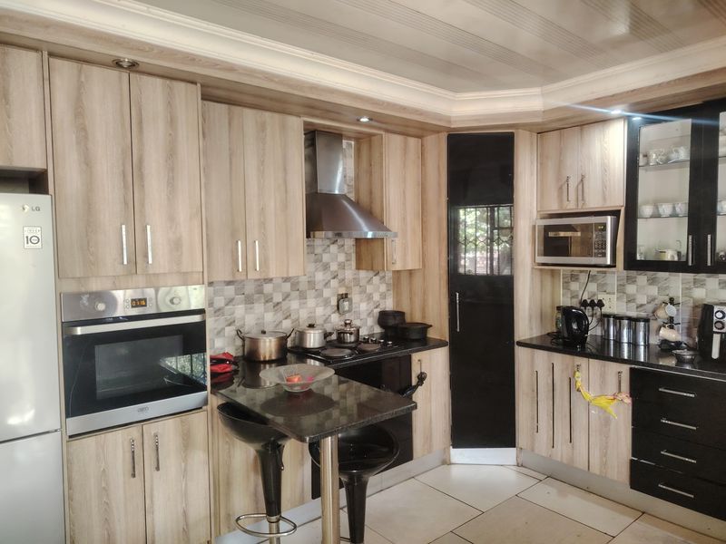 House For Sale In Nigel - Photo 3