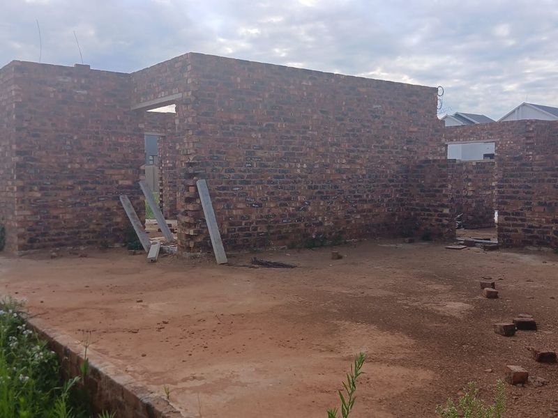 House For Sale In Rayton - Photo 8