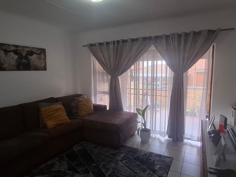 Townhouse For Sale In Roodepoort - Photo 8