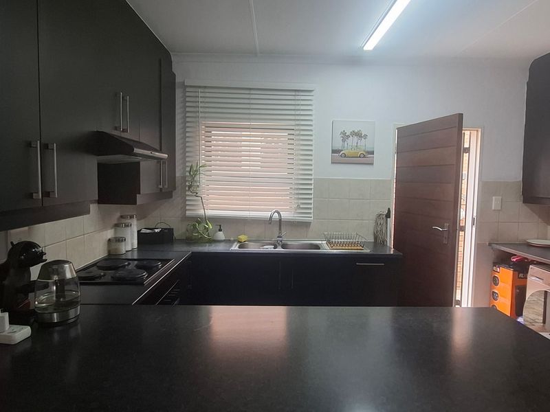 Townhouse For Sale In Roodepoort - Photo 9