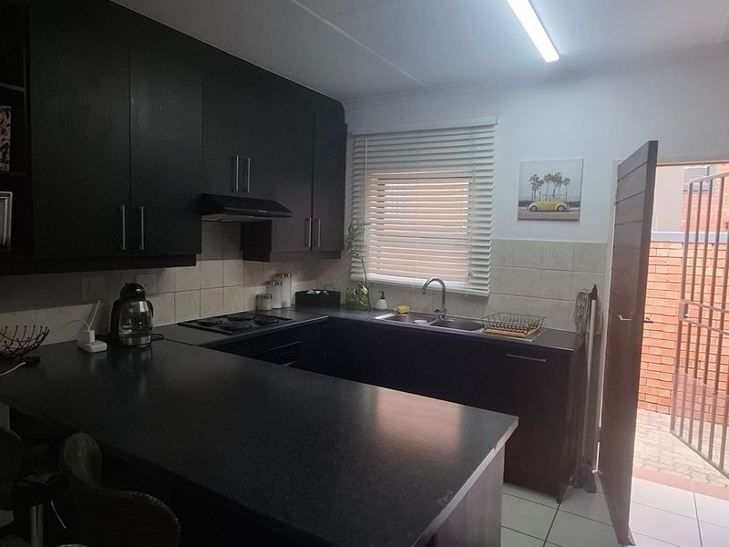 Townhouse For Sale In Roodepoort - Photo 10