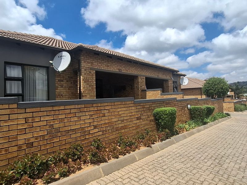 Townhouse For Sale In Roodepoort - Photo 4