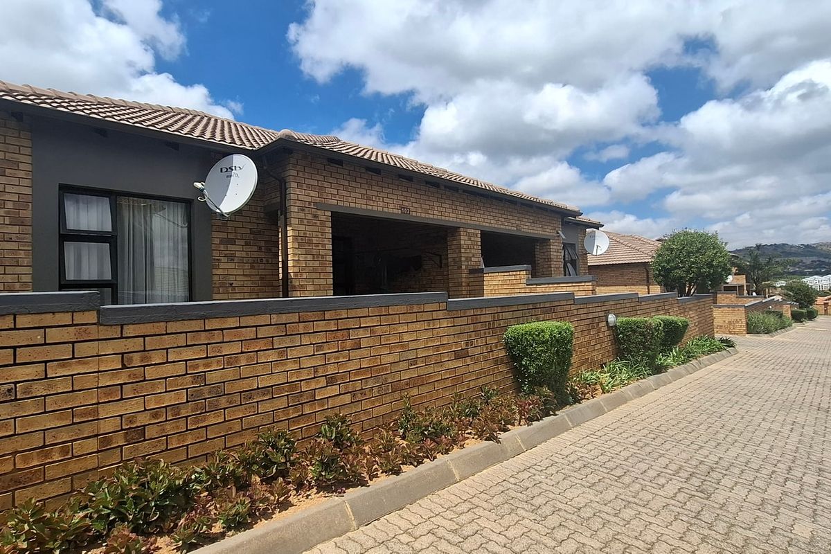 Townhouse For Sale In Roodepoort - Photo 4