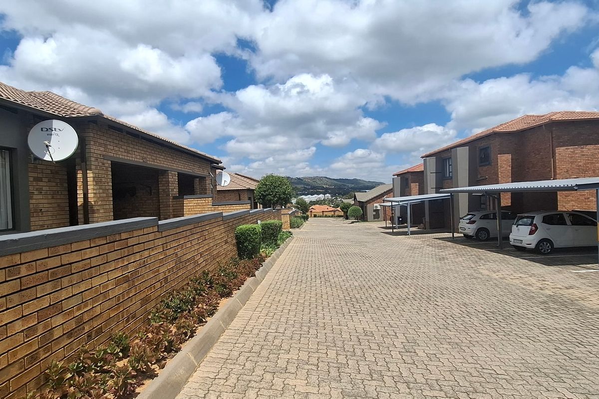 Townhouse For Sale In Roodepoort - Photo 3