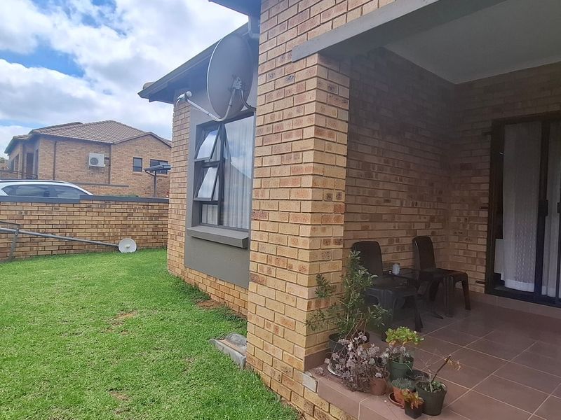Townhouse For Sale In Roodepoort - Photo 1