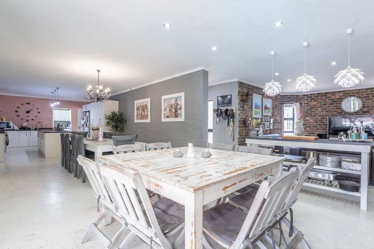 House Pending Sale In Cape Town - Photo 2