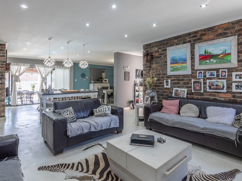 House Pending Sale In Cape Town - Photo 5