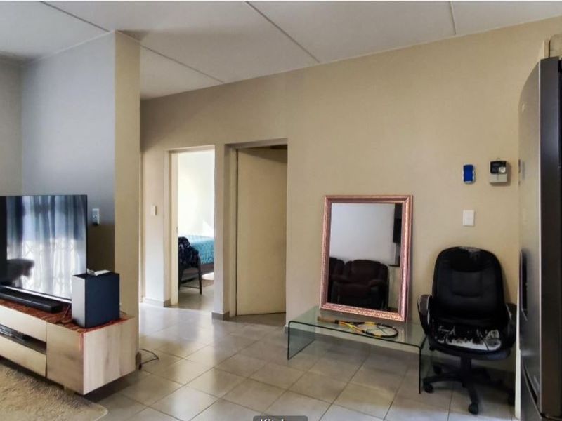 Apartment For Sale In Benoni - Photo 8