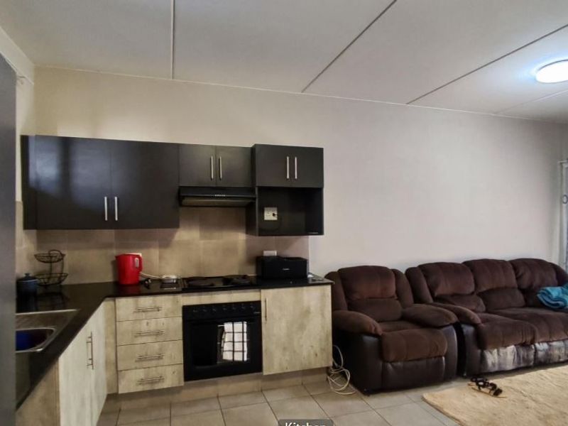 Apartment For Sale In Benoni - Photo 6