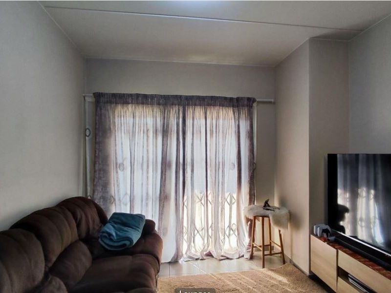 Apartment For Sale In Benoni - Photo 9