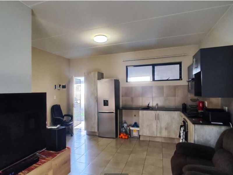 Apartment For Sale In Benoni - Photo 7
