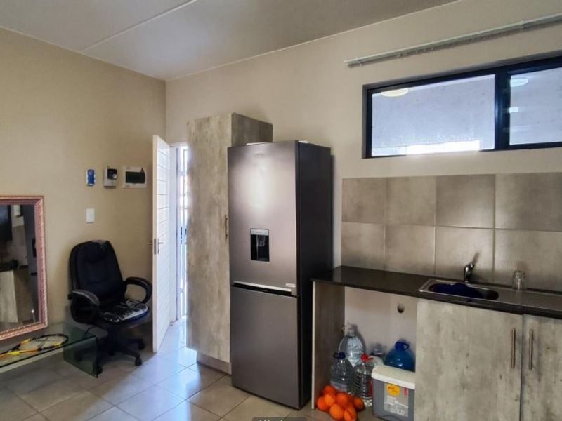 Apartment For Sale In Benoni - Photo 5