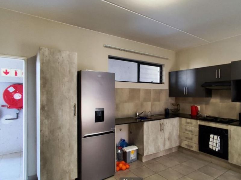 Apartment For Sale In Benoni - Photo 4