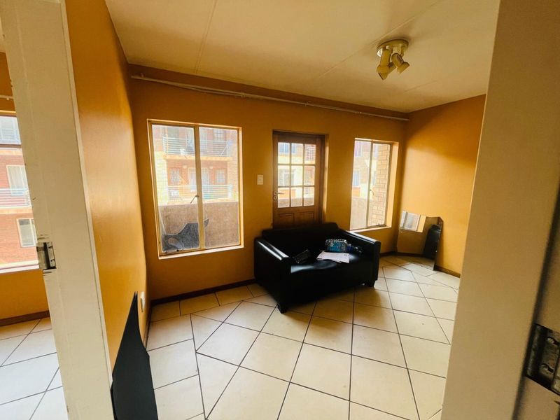 Apartment For Sale In Johannesburg - Photo 4