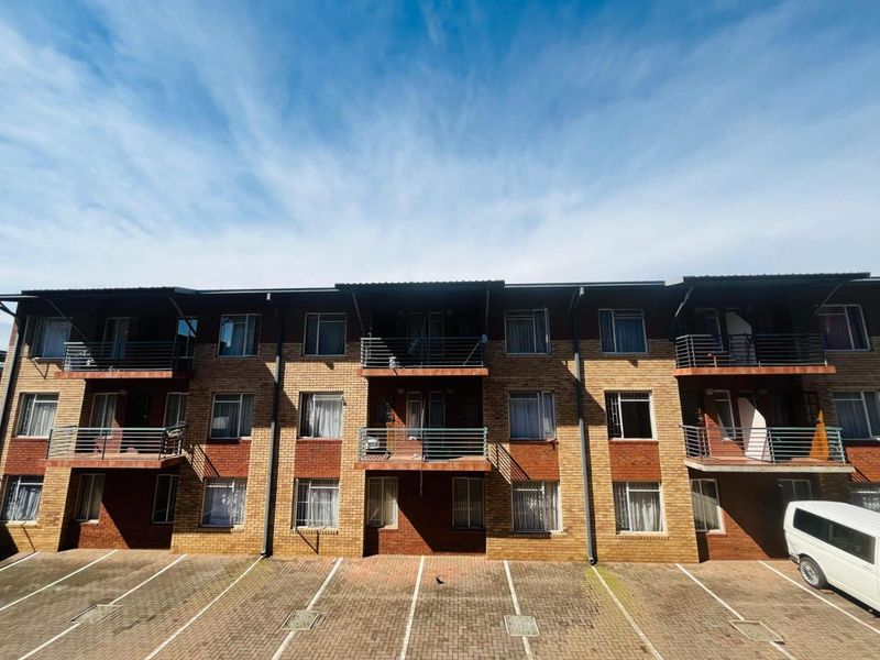 Apartment For Sale In Johannesburg - Photo 1