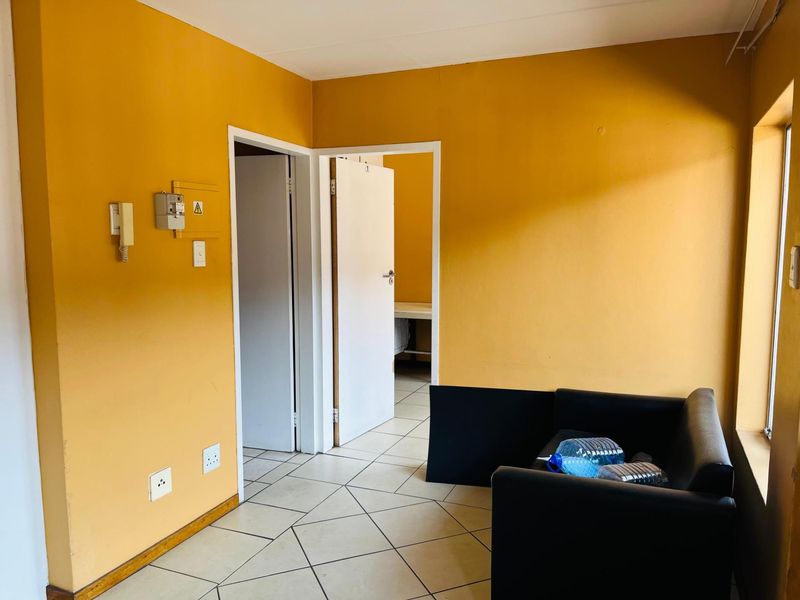 Apartment For Sale In Johannesburg - Photo 9