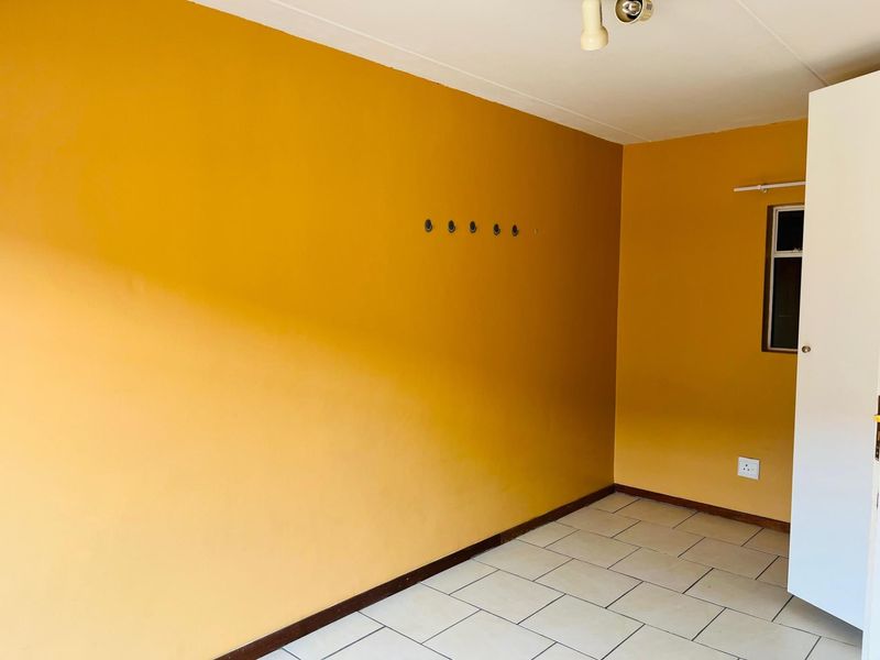 Apartment For Sale In Johannesburg - Photo 7