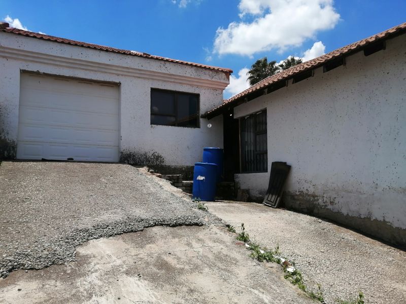 House For Sale In Johannesburg - Photo 5