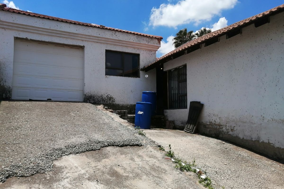 House For Sale In Johannesburg - Photo 5