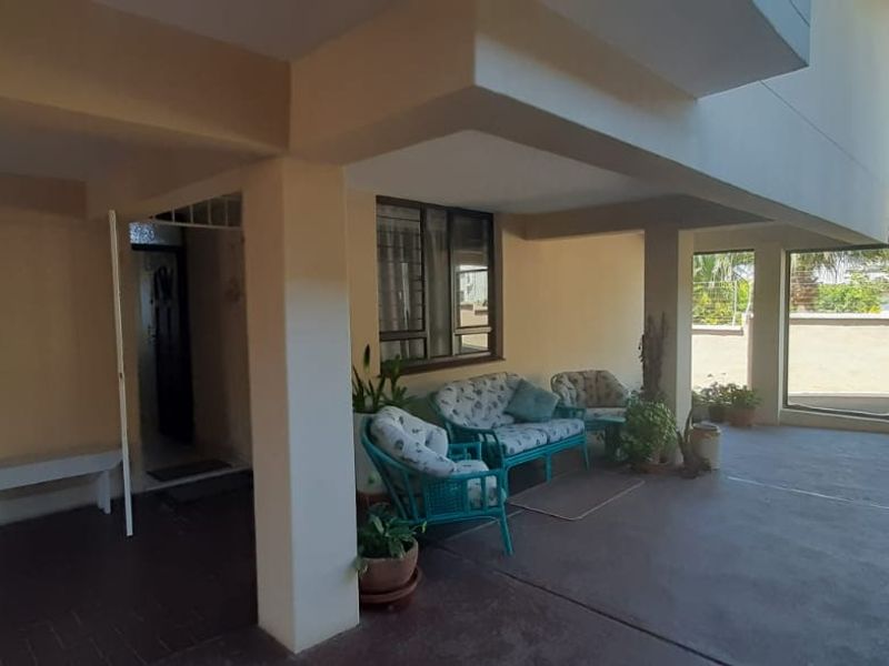 Apartment For Sale In Margate - Photo 2