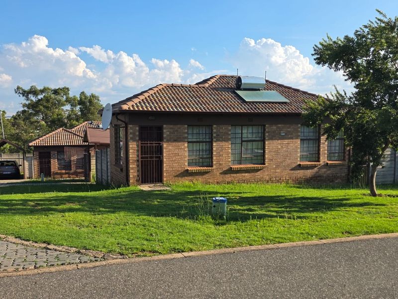 House For Sale In Centurion - Photo 2