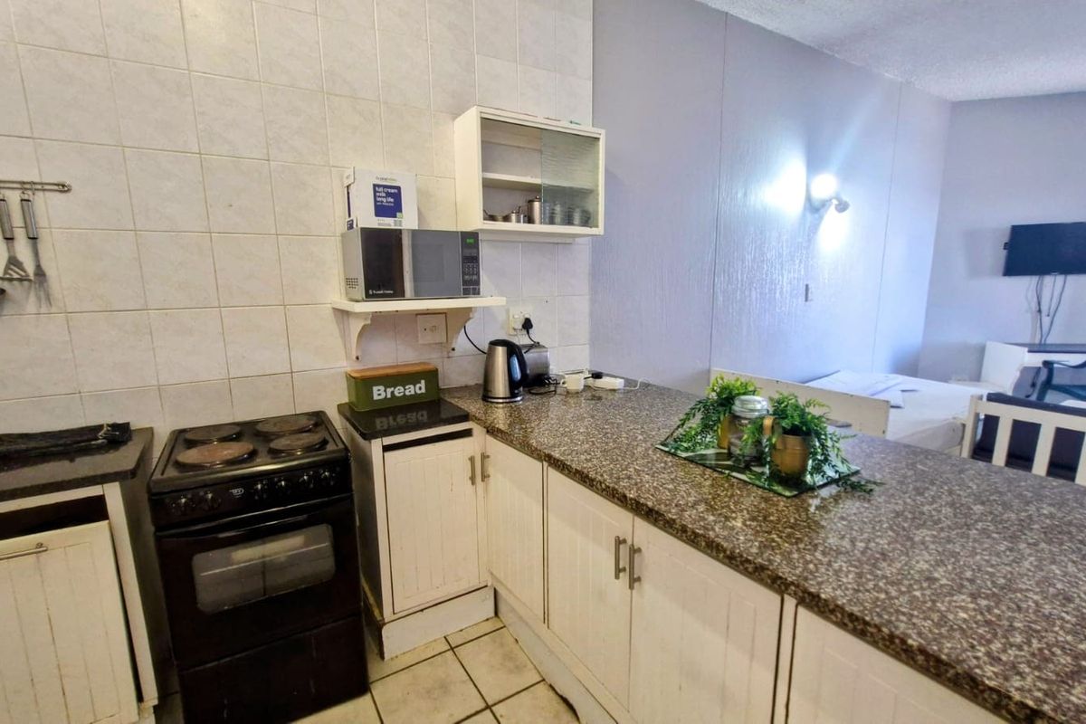 Apartment For Sale In Margate - Photo 2