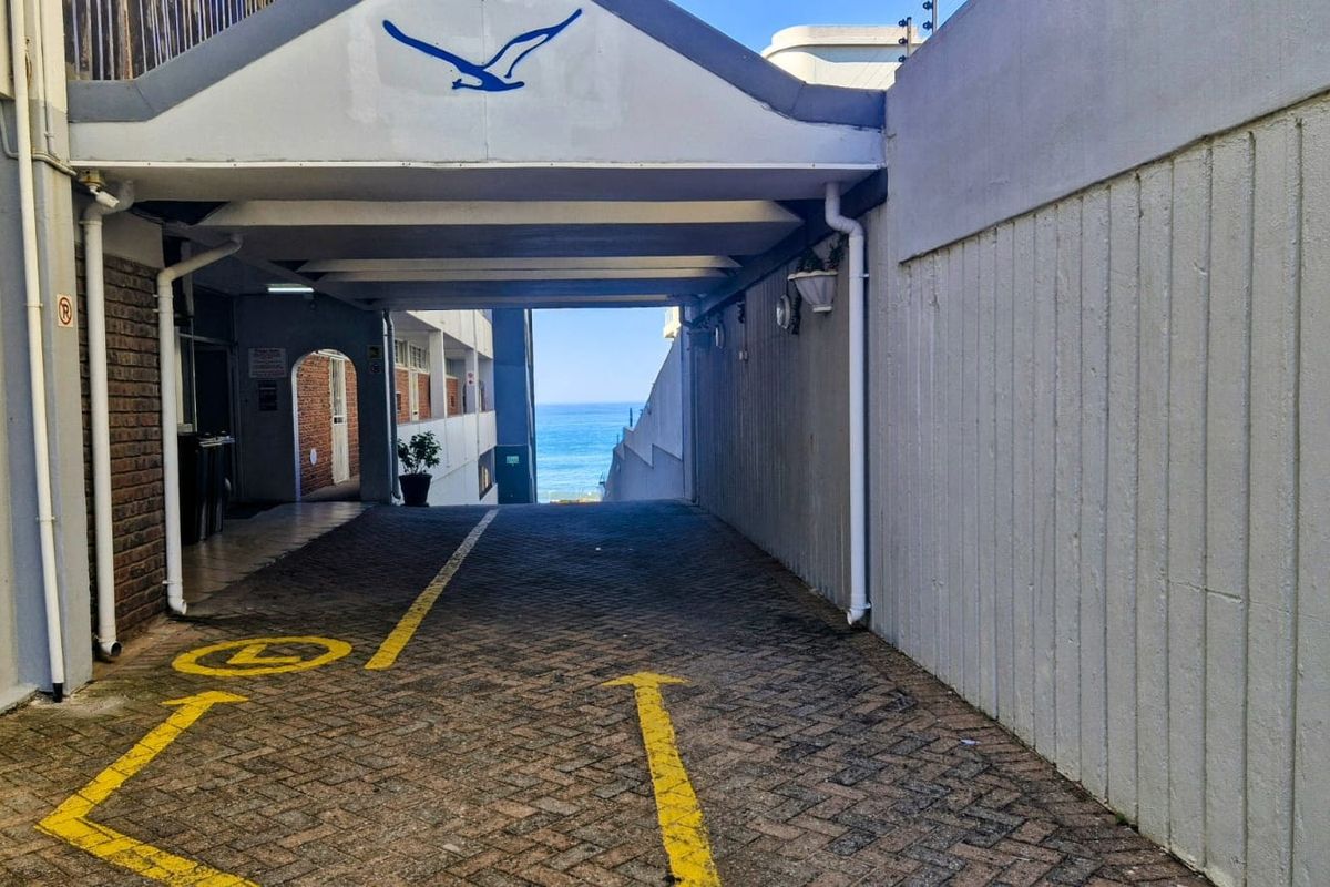 Apartment For Sale In Margate - Photo 3