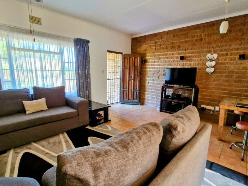 House Sold In Trafalgar - Photo 1