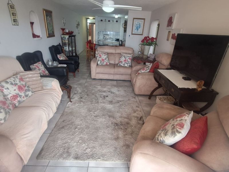 Apartment For Sale In Margate - Photo 8