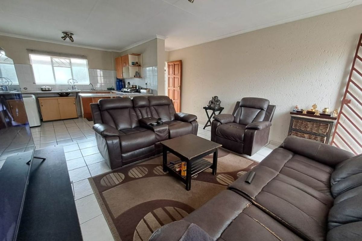 Apartment For Sale In Edenvale - Photo 4