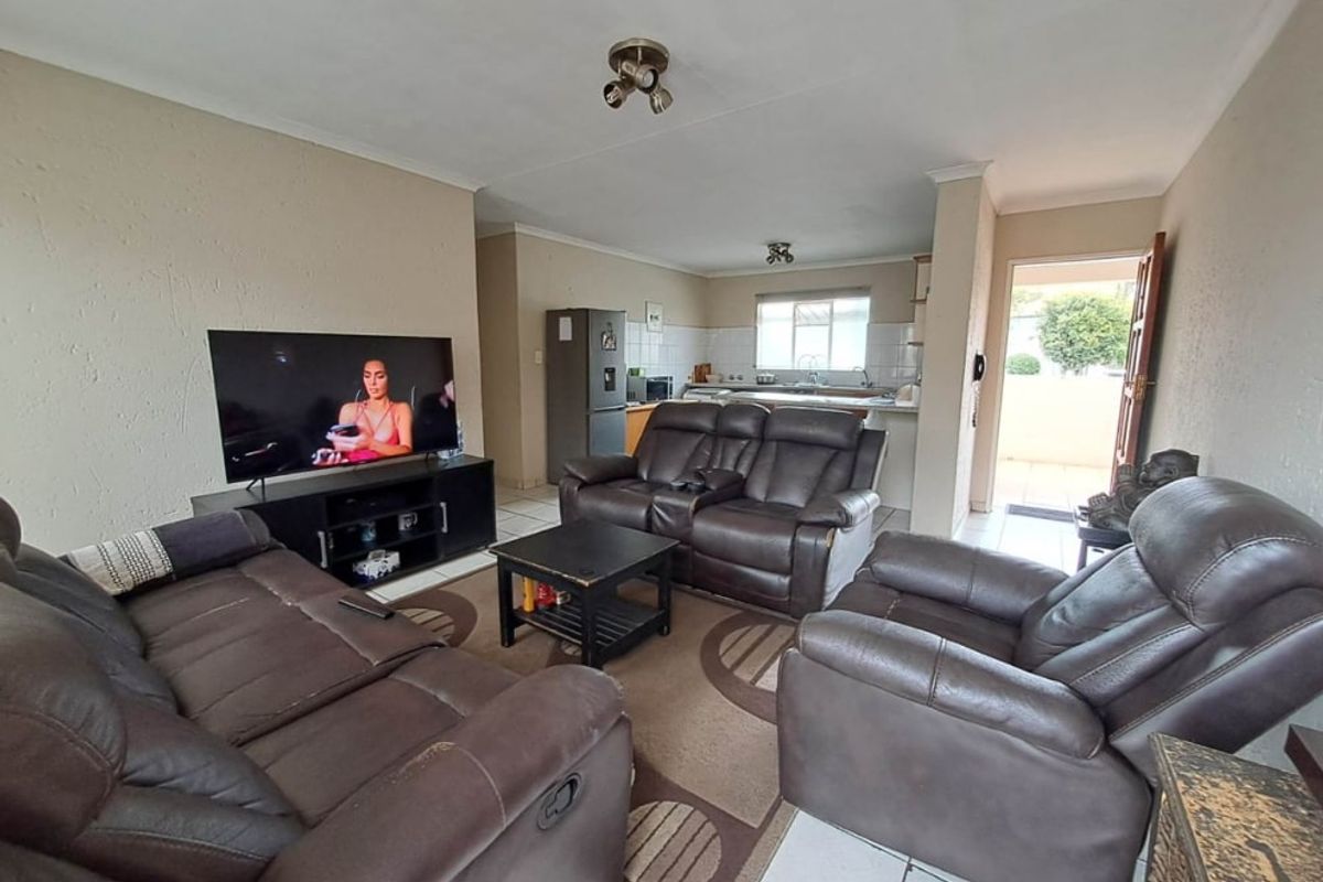 Apartment For Sale In Edenvale - Photo 5