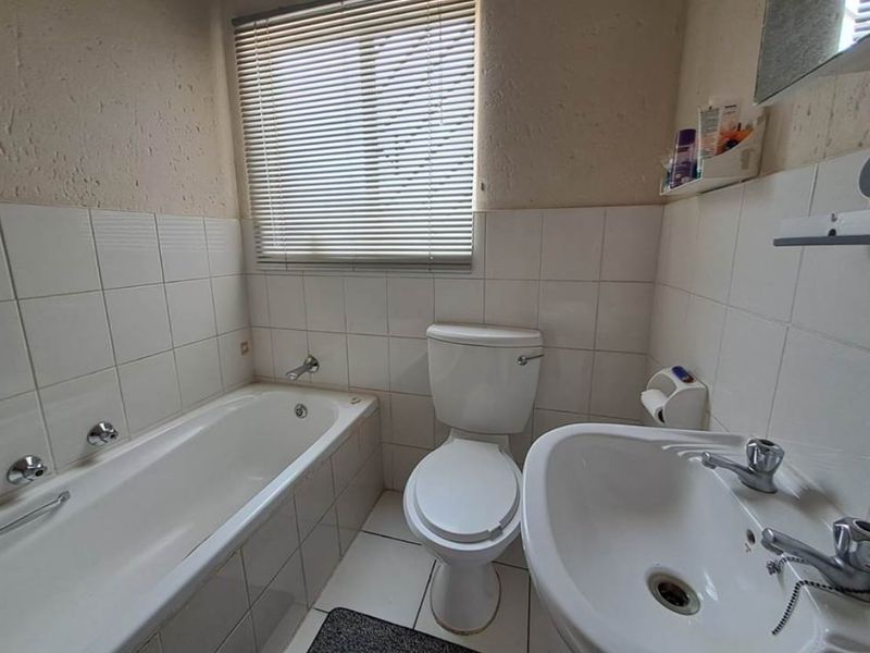 Apartment For Sale In Edenvale - Photo 6
