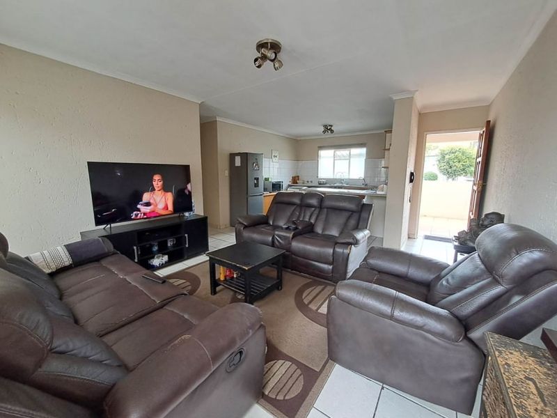 Apartment For Sale In Edenvale - Photo 4