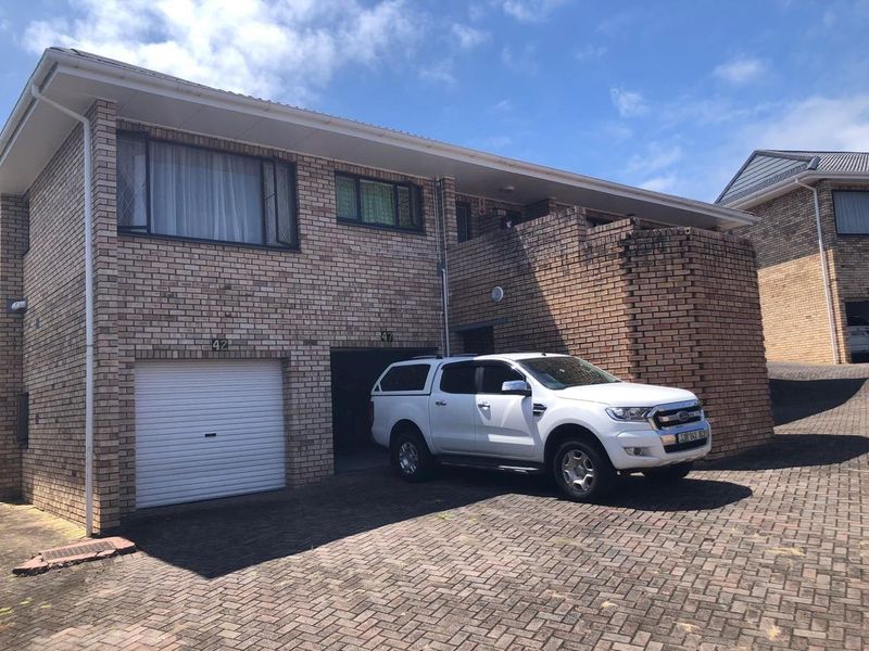 Townhouse For Sale In East London - Photo 1