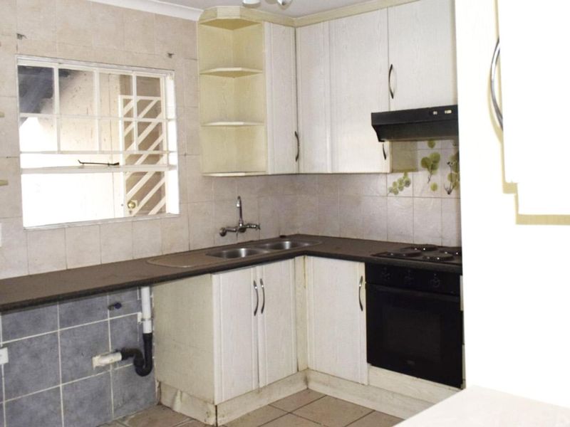 Apartment For Sale In Boksburg - Photo 4