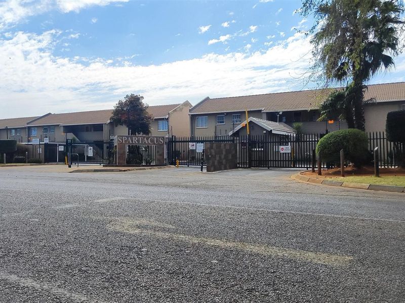Apartment For Sale In Boksburg - Photo 2