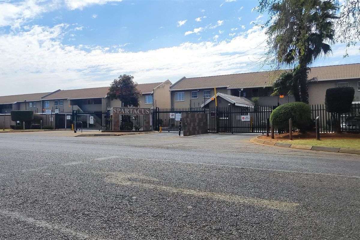 Apartment For Sale In Boksburg - Photo 2