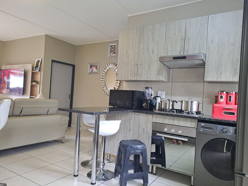 Apartment For Sale In Midrand - Photo 5