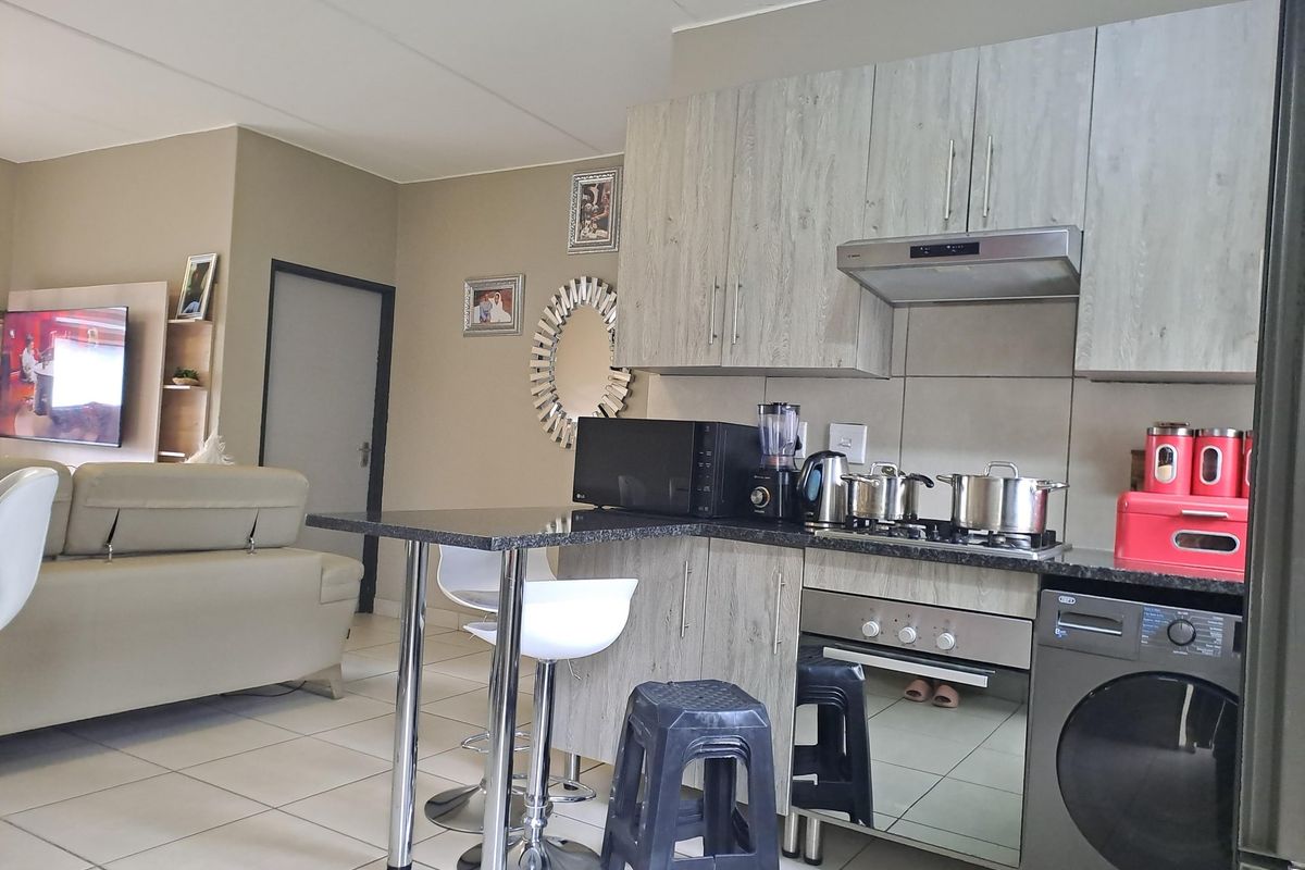 Apartment For Sale In Midrand - Photo 5