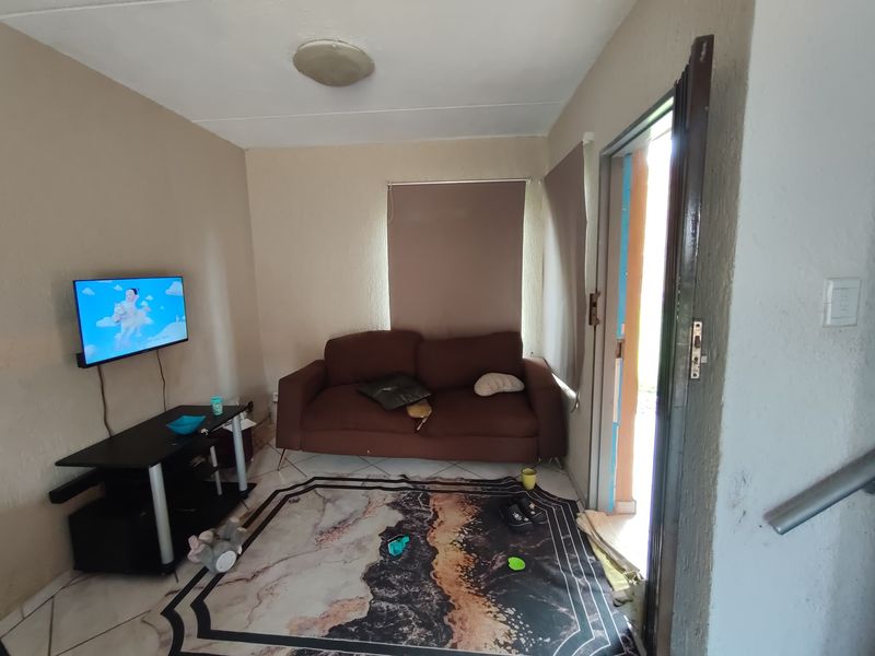 Townhouse For Sale In Boksburg - Photo 2