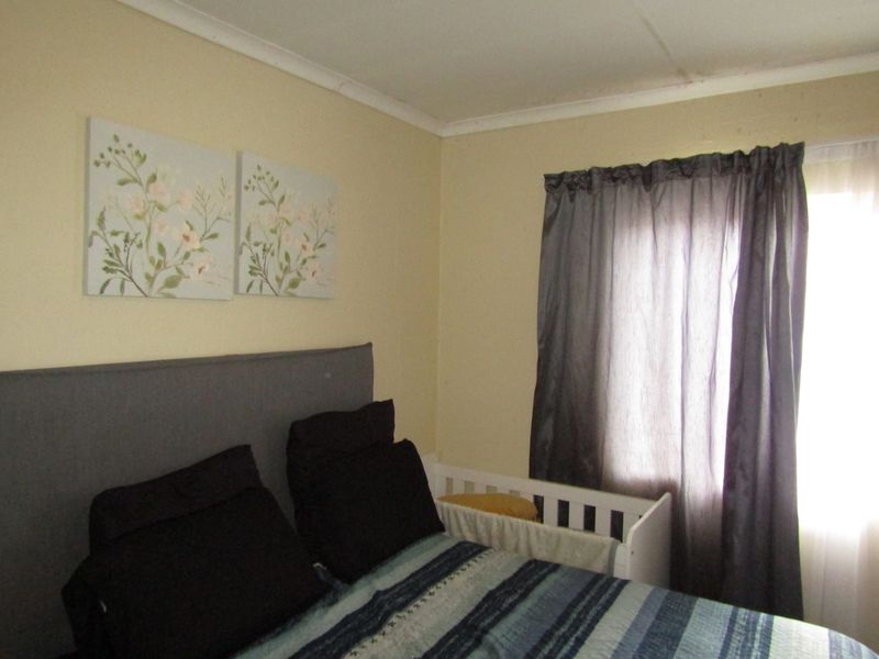 Apartment For Sale In Johannesburg - Photo 9