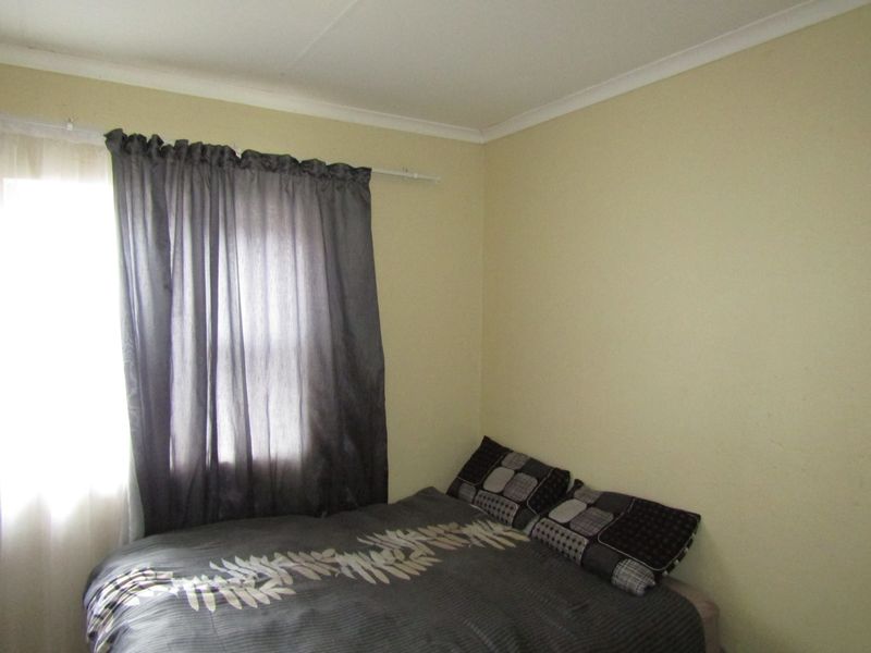 Apartment For Sale In Johannesburg - Photo 7