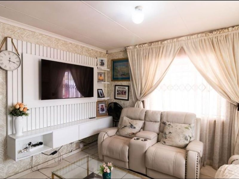 House For Sale In Midrand - Photo 10