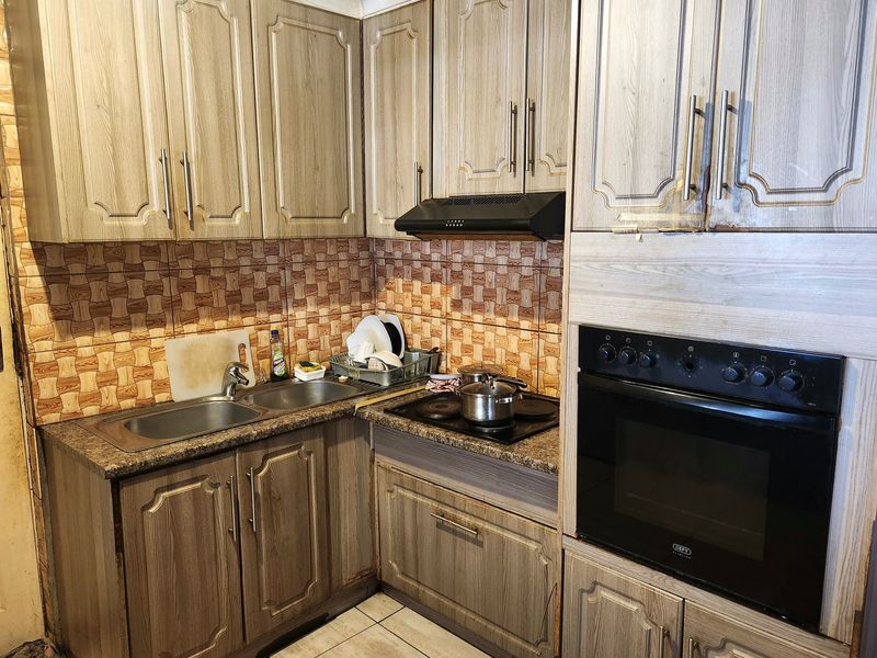 House For Sale In Mitchells Plain - Photo 10