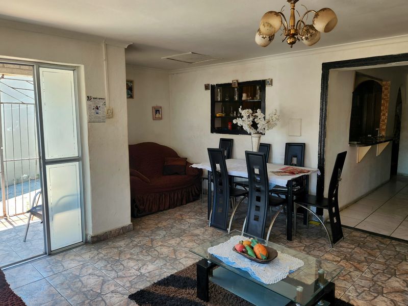 House For Sale In Mitchells Plain - Photo 7