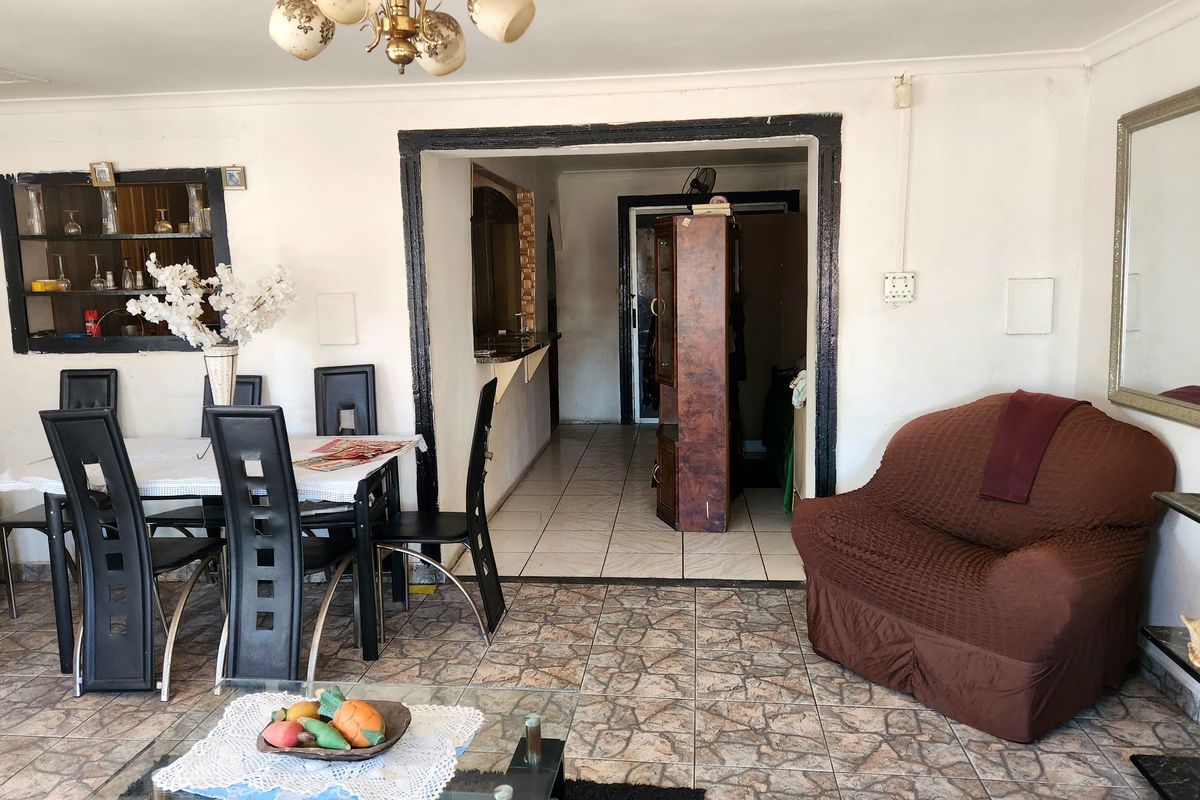 House For Sale In Mitchells Plain - Photo 5