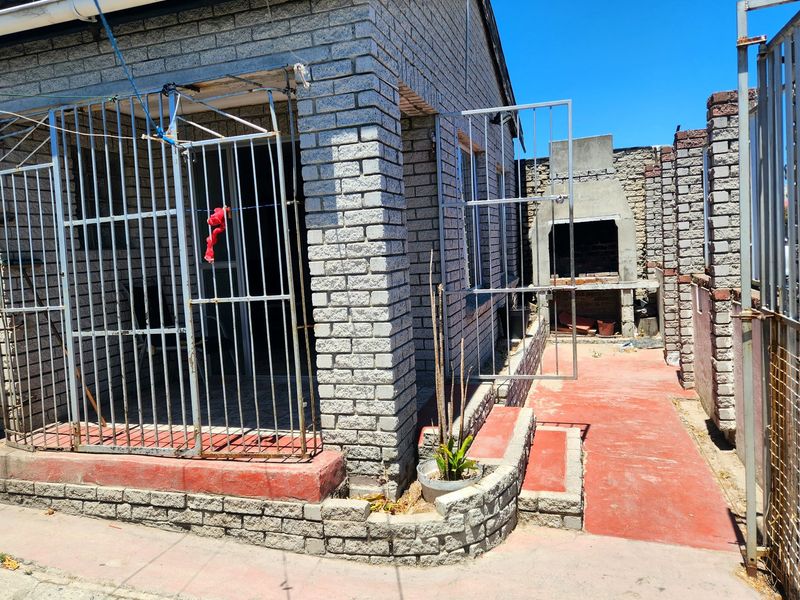 House For Sale In Mitchells Plain - Photo 2