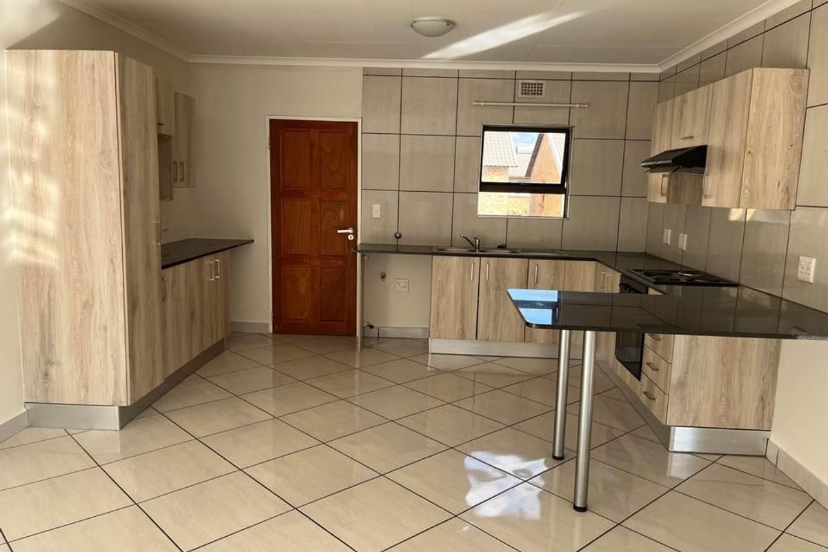 Apartment Rental Monthly In Benoni - Photo 3