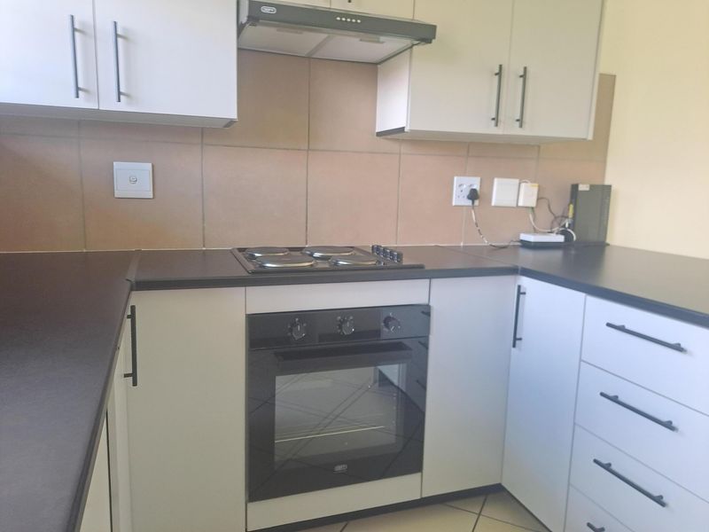 Apartment Rental Monthly In Midrand - Photo 5