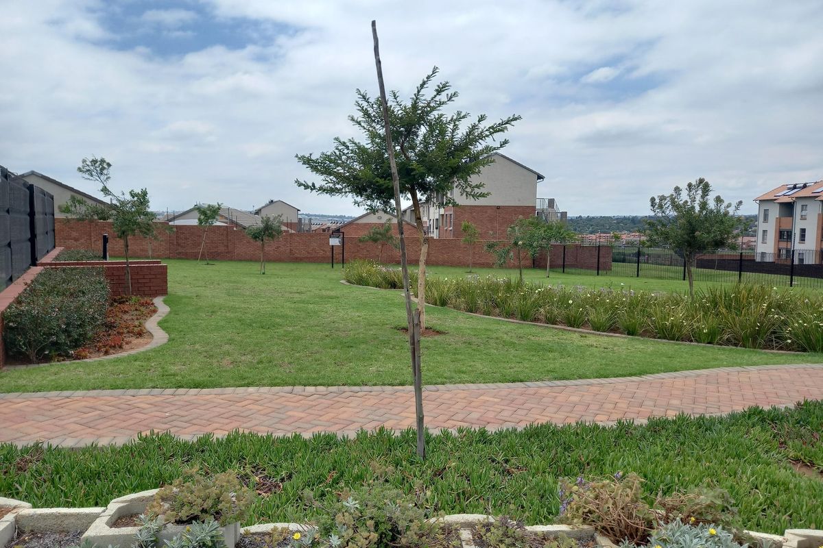 Apartment Rental Monthly In Midrand - Photo 3